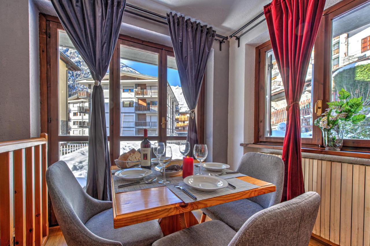 Casa Julie - Accogliente Rifugio Nella Quiete - Cour 0157 Appartement Courmayeur Buitenkant foto