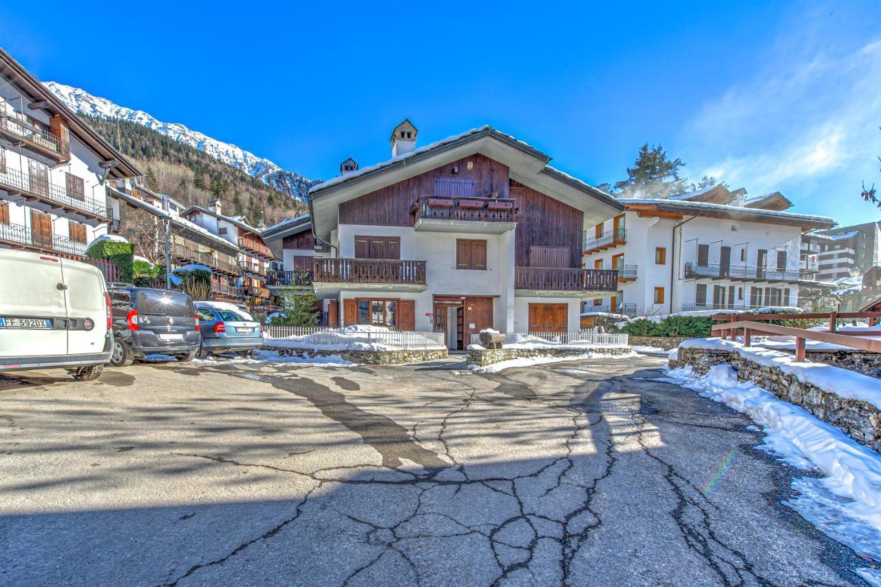 Casa Julie - Accogliente Rifugio Nella Quiete - Cour 0157 Appartement Courmayeur Buitenkant foto