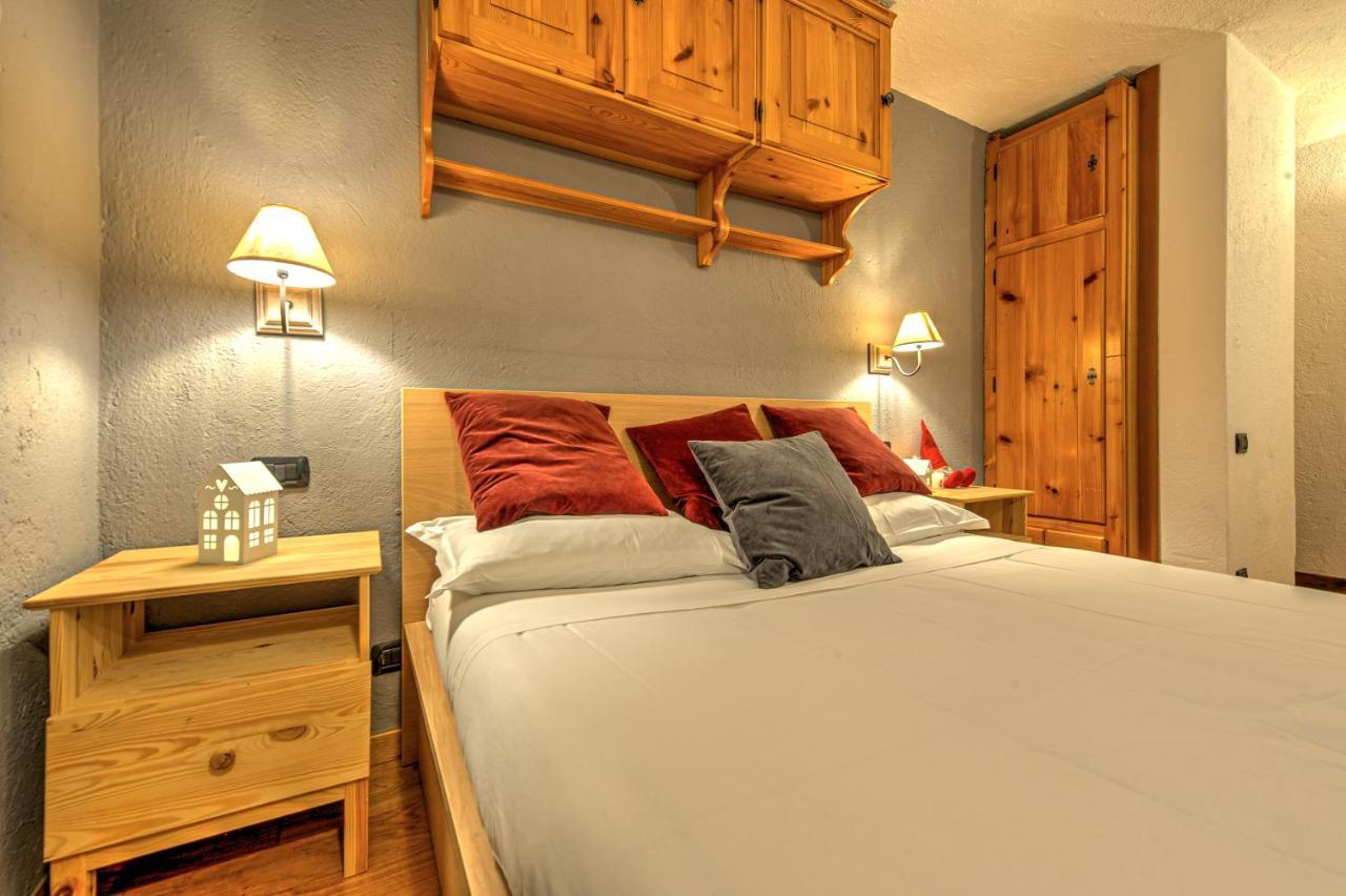 Casa Julie - Accogliente Rifugio Nella Quiete - Cour 0157 Appartement Courmayeur Buitenkant foto