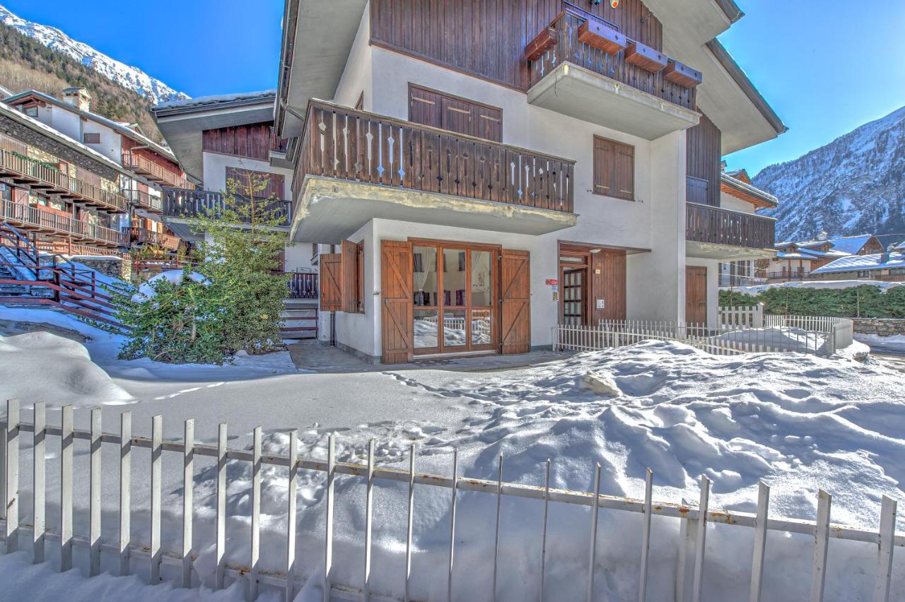 Casa Julie - Accogliente Rifugio Nella Quiete - Cour 0157 Appartement Courmayeur Buitenkant foto